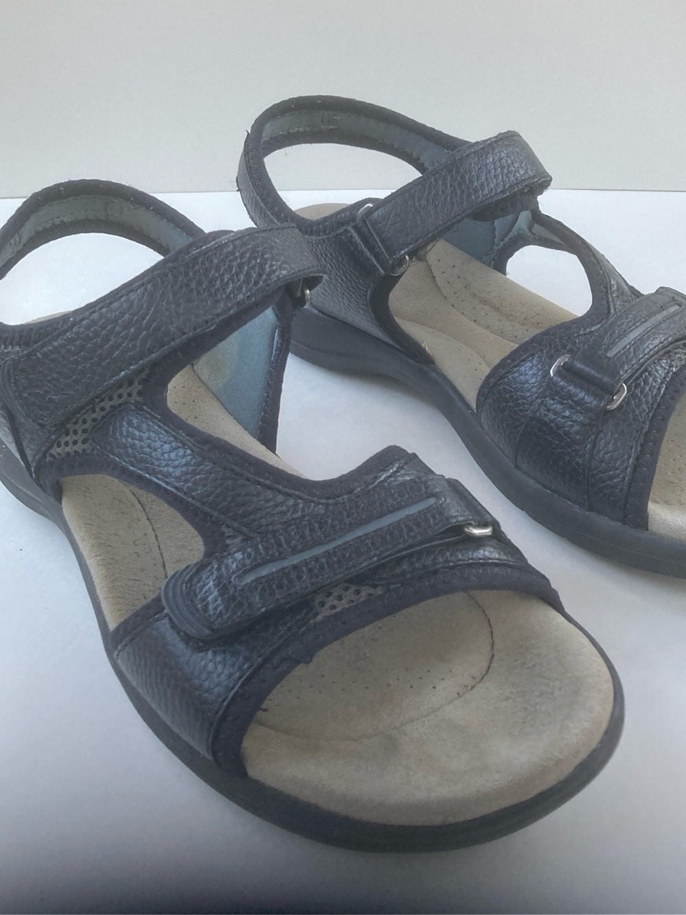 Clarks Black Leather Adjustable Strap Sandals - Picture 5 of 7